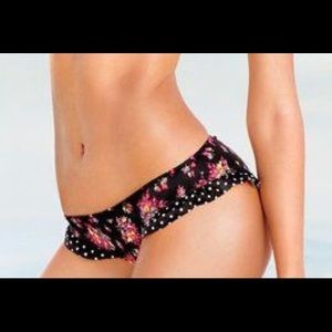 Victoria’s Secret bikini